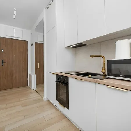 Apartment Nowoczesny Typu W Centrum Wroclawia Z Parkingiem By Renters