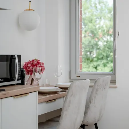 Nowoczesny Typu W Centrum Wroclawia Z Parkingiem By Renters Apartment *